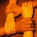 mains solidaires